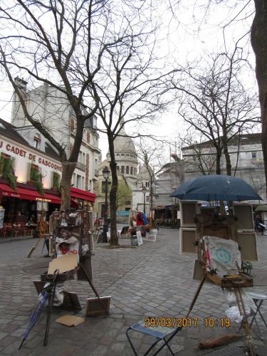 март, париж 1241.JPG