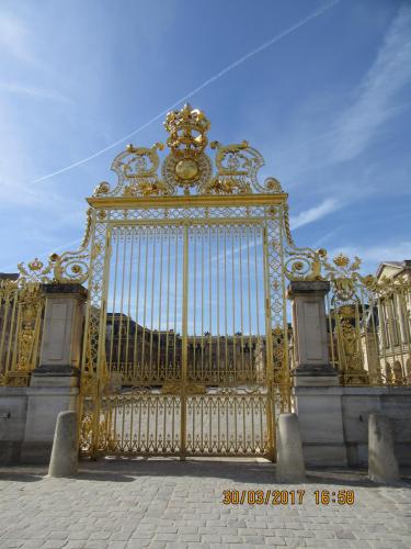 март, париж 1749.JPG