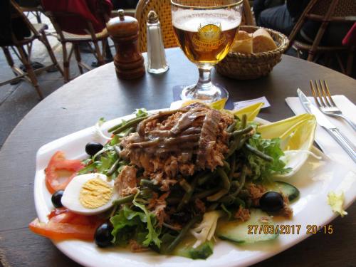 март, париж 862.JPG