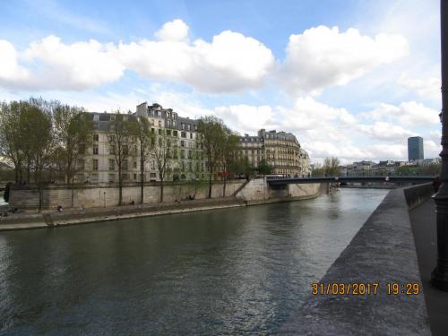 март, париж 2220.JPG