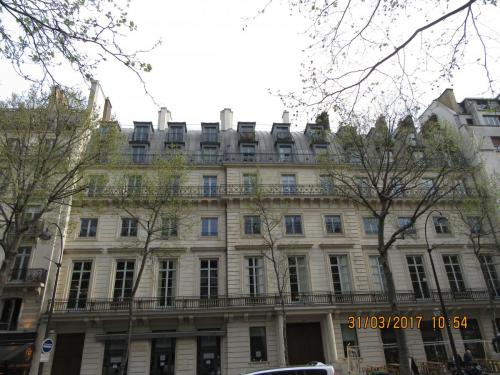 март, париж 1963.JPG