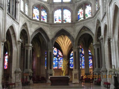 март, париж 950.JPG