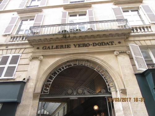 март, париж 2052.JPG