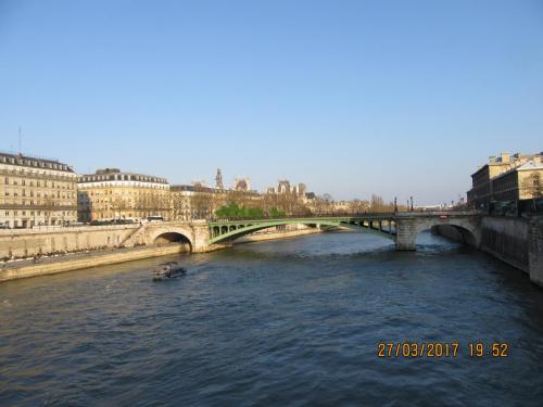 март, париж 852.JPG