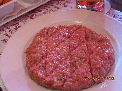 март, париж 701.JPG