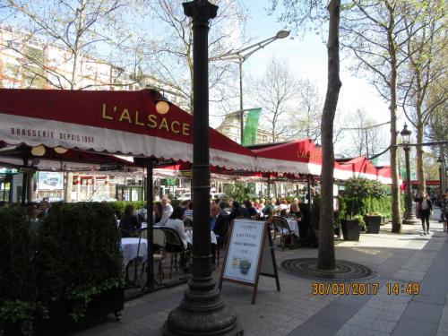 март, париж 1711.JPG