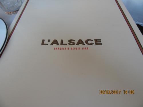 март, париж 1700.JPG