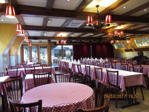 март, париж 1142.JPG