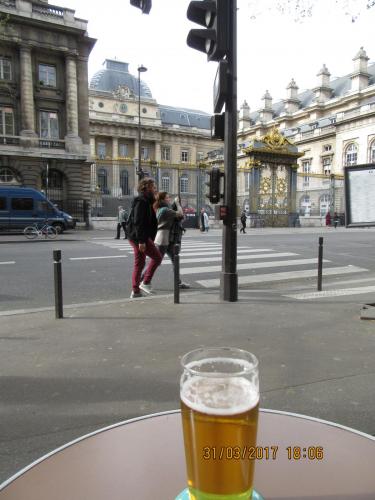 март, париж 2174.JPG