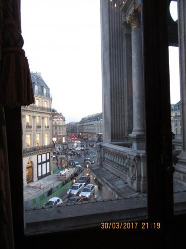 март, париж 1865.JPG