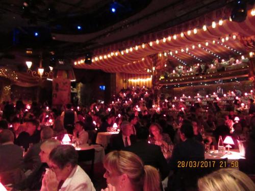 март, париж 1181.JPG