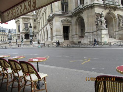 март, париж 2027.JPG