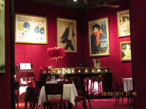 март, париж 1175.JPG