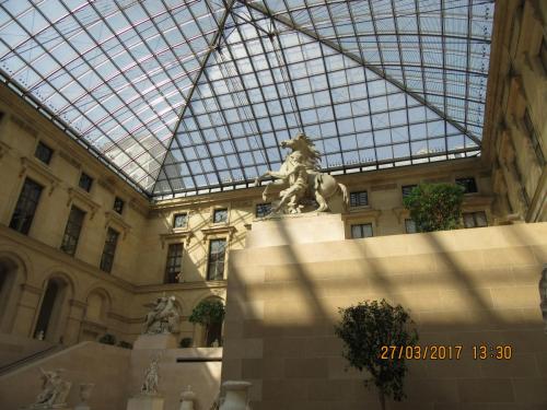 март, париж 559.JPG