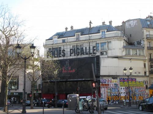 март, париж 1092.JPG