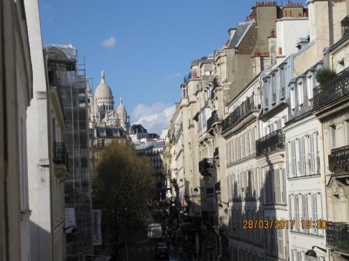 март, париж 1080.JPG