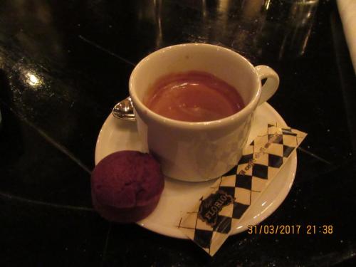 март, париж 2308.JPG