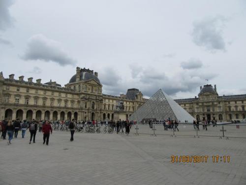 март, париж 2069.JPG