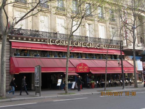 март, париж 1934.JPG