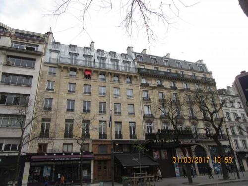 март, париж 1972.JPG