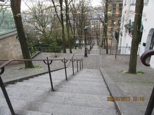 март, париж 1235.JPG