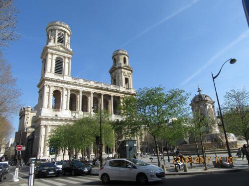 март, париж 728.JPG