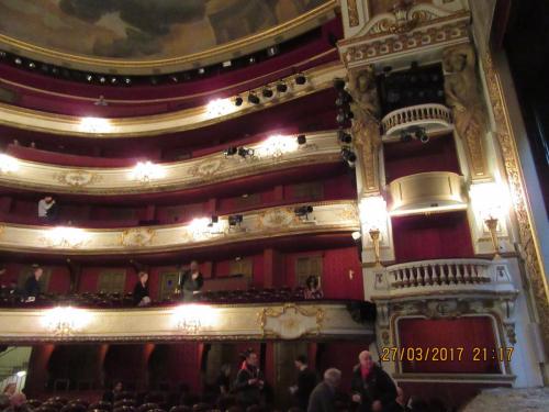 март, париж 877.JPG