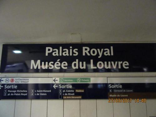 март, париж 688.JPG