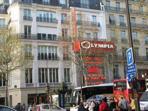 март, париж 1812.JPG