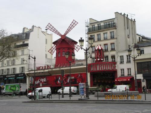 март, париж 1256.JPG