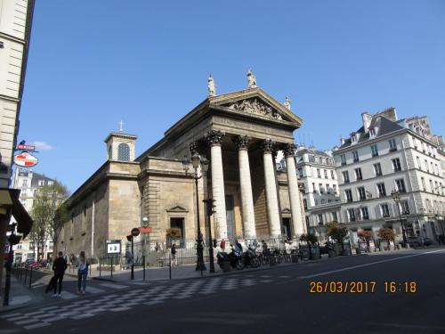 март, париж 208.JPG