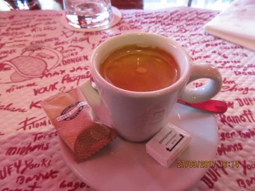 март, париж 706.JPG