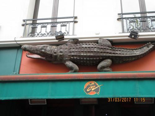 март, париж 1980.JPG