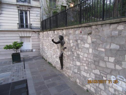 март, париж 1158.JPG