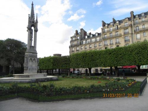 март, париж 2279.JPG