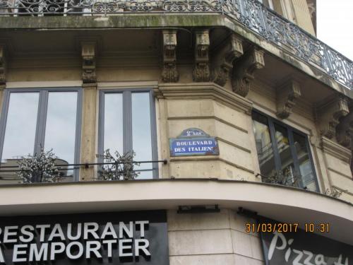 март, париж 1935.JPG