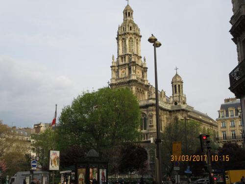 март, париж 1932.JPG