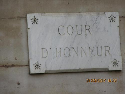 март, париж 2062.JPG