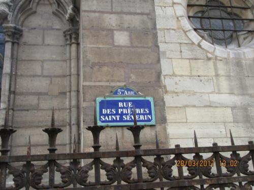 март, париж 924.JPG