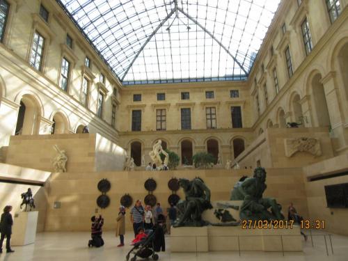 март, париж 562.JPG