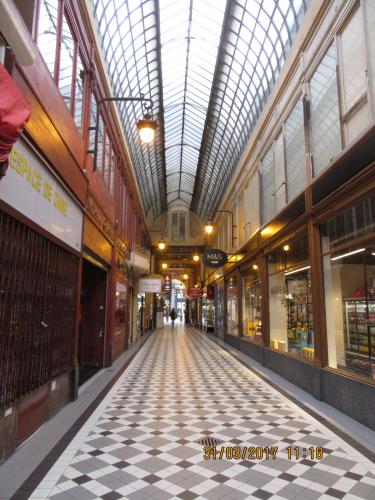 март, париж 1991.JPG