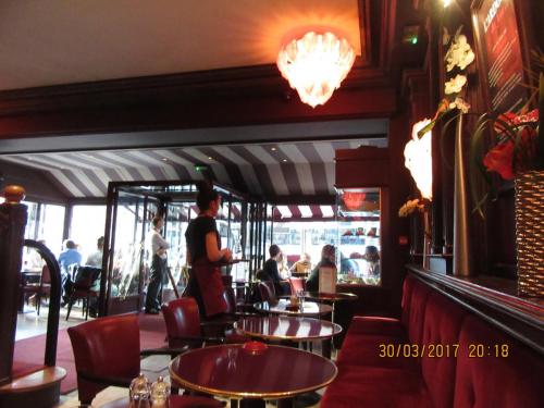 март, париж 1820.JPG