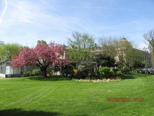 март, париж 1686.JPG