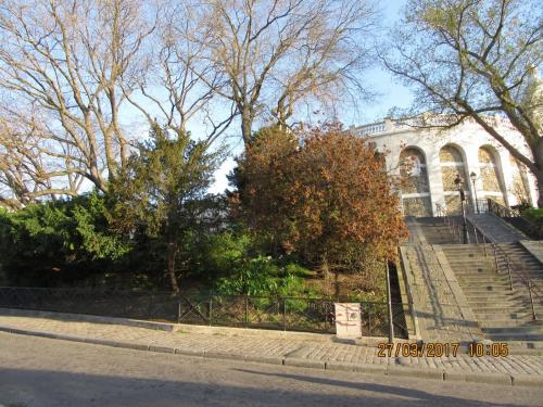 март, париж 409.JPG