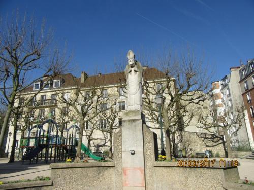 март, париж 1483.JPG