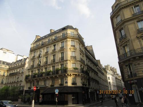 март, париж 1931.JPG