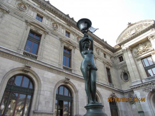 март, париж 246.JPG