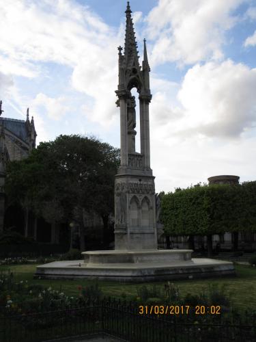 март, париж 2278.JPG