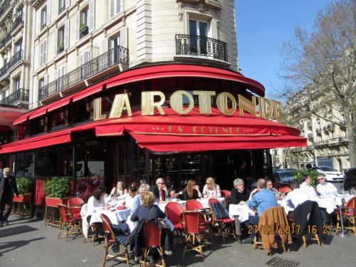 март, париж 709.JPG