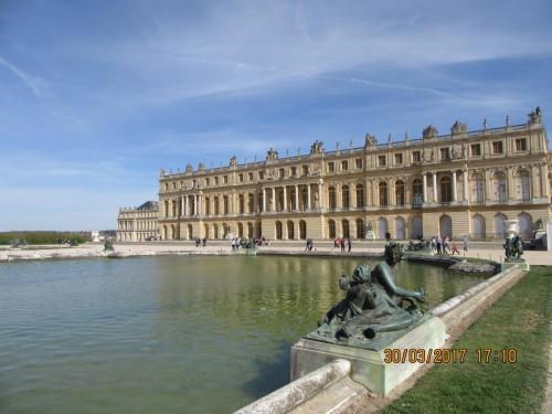 март, париж 1755.JPG